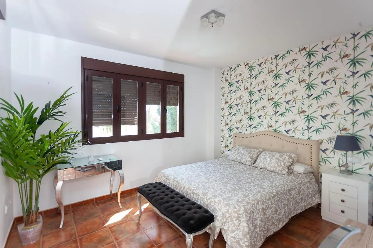 Villa En Campo De Golf Con Piscina Guillena