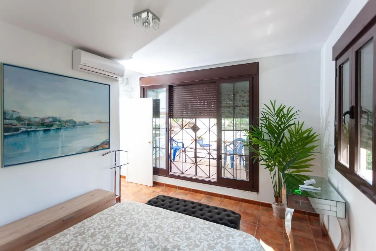 Holiday home Villa En Campo De Golf Con Piscina Guillena